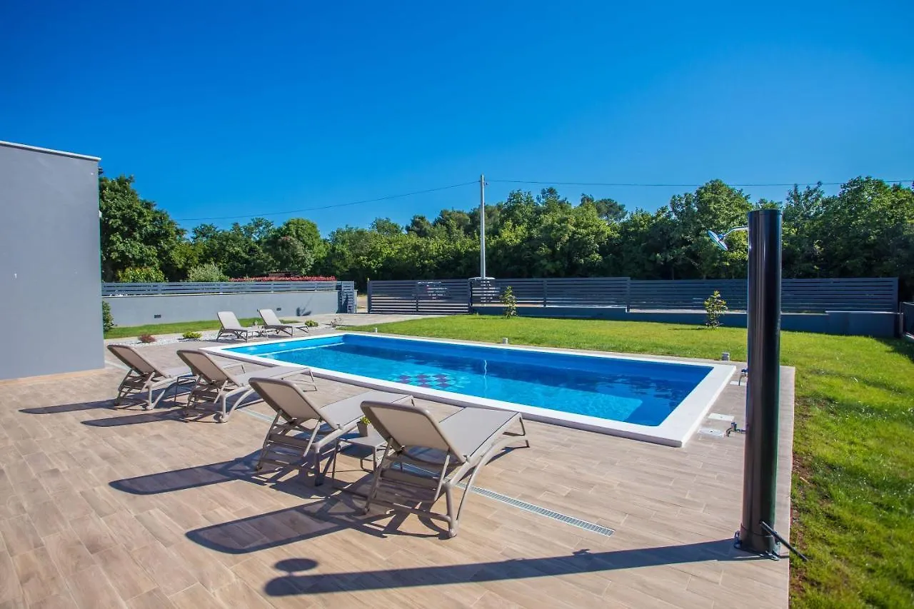 Villa Tiffany With Private Pool And Garden Porec