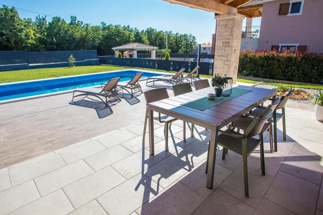 Villa Tiffany With Private Pool And Garden Porec