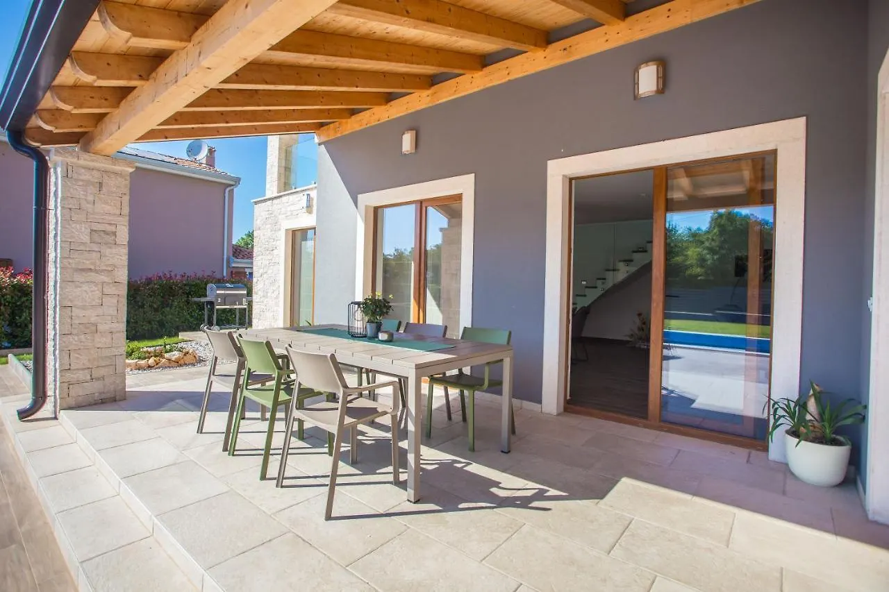 Villa Tiffany With Private Pool And Garden Porec