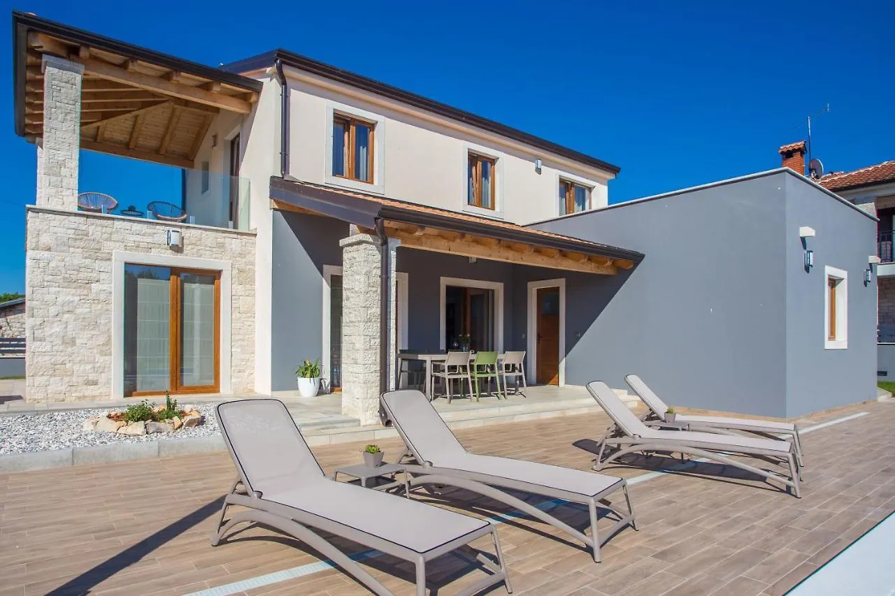 Villa Tiffany With Private Pool And Garden Porec