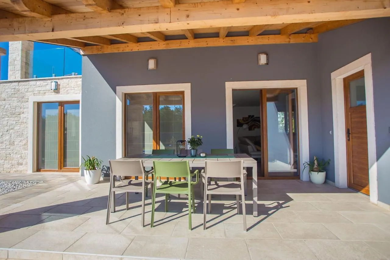 Villa Tiffany With Private Pool And Garden Porec