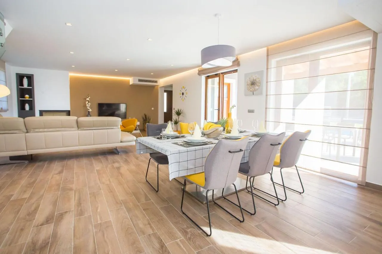 Villa Tiffany With Private Pool And Garden Porec