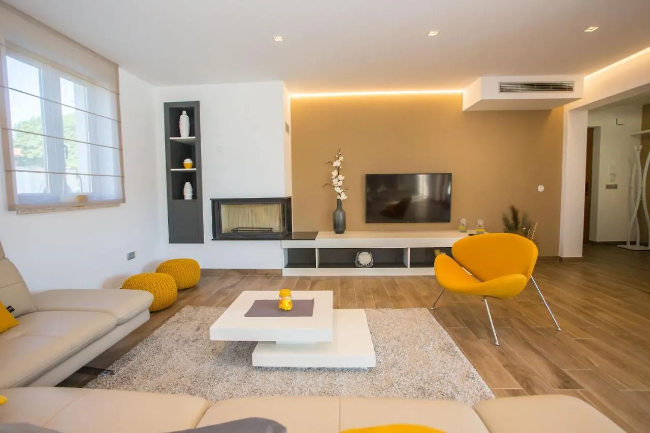 Villa Tiffany With Private Pool And Garden Porec