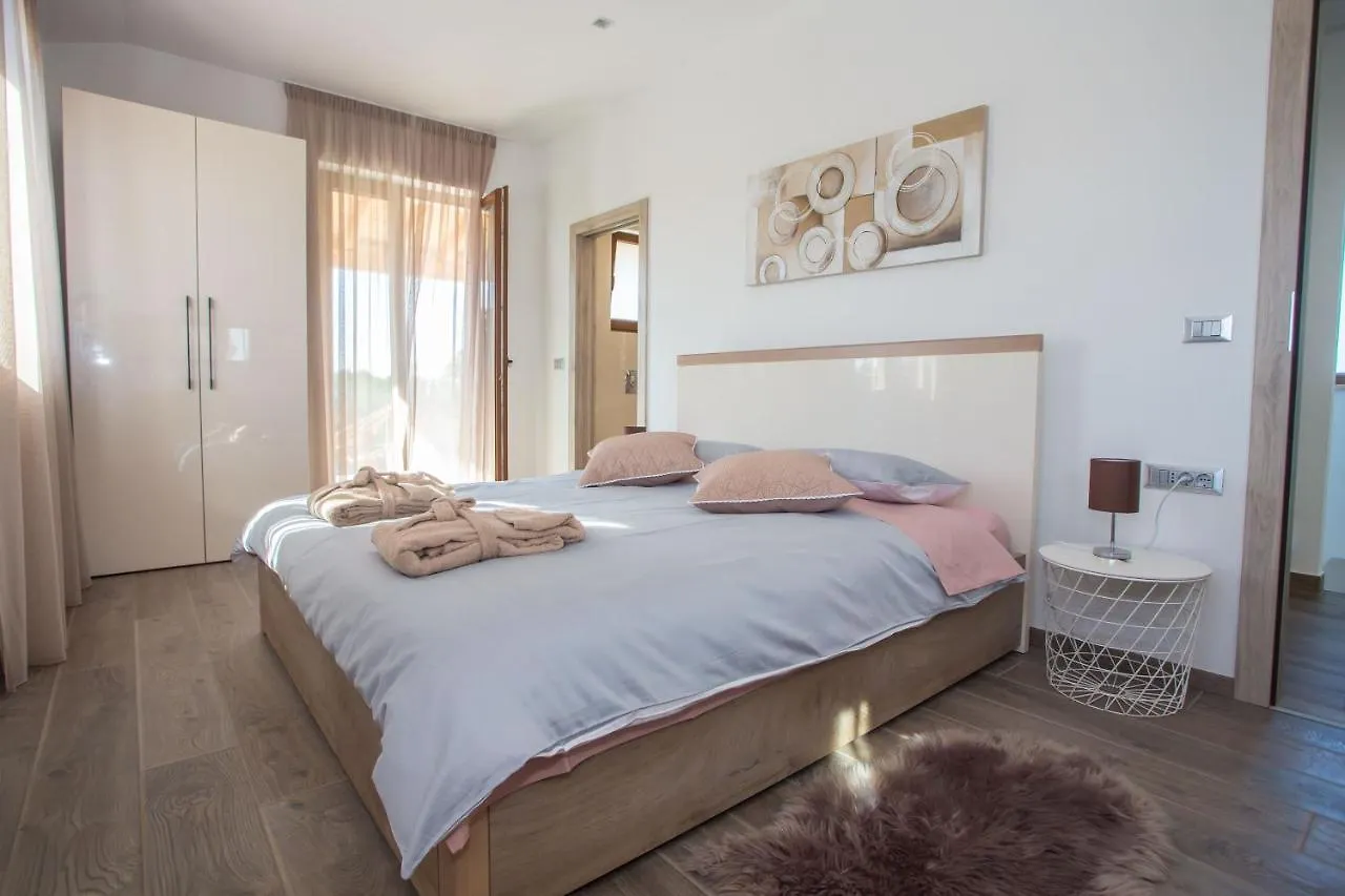 Villa Tiffany With Private Pool And Garden Porec