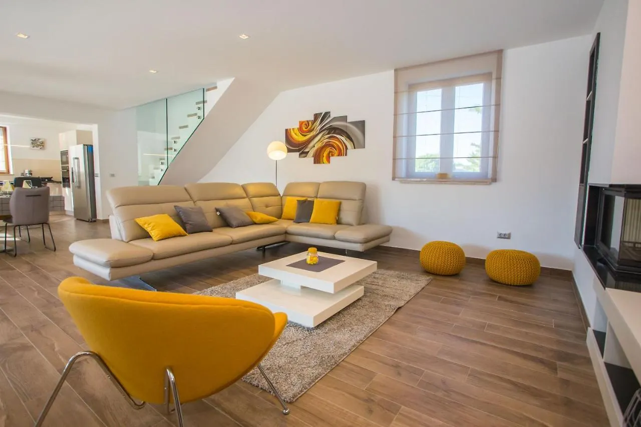 Villa Tiffany With Private Pool And Garden Porec 0*,