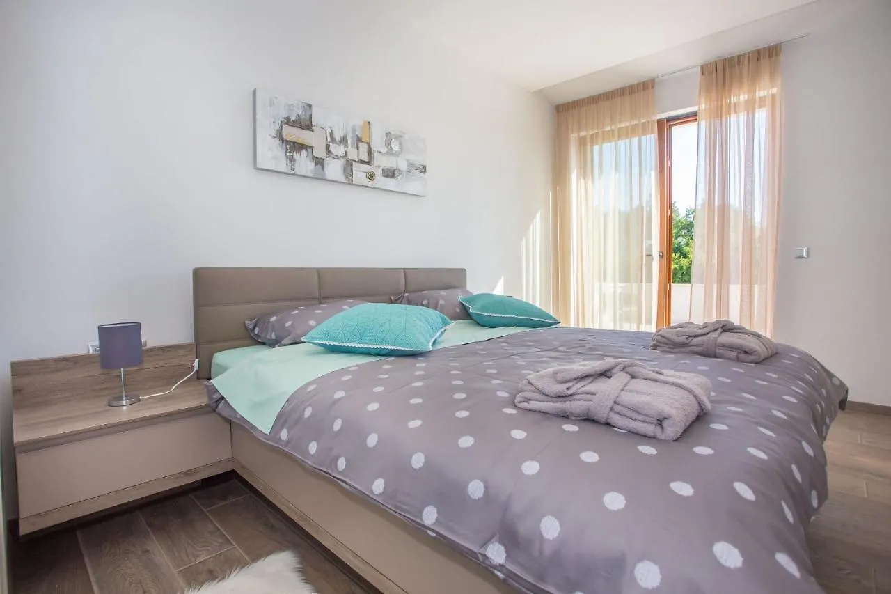 Villa Tiffany With Private Pool And Garden Porec
