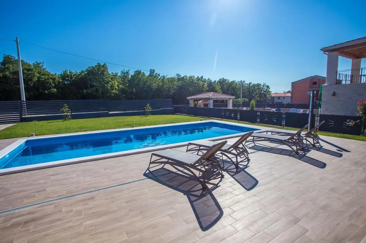 Villa Tiffany With Private Pool And Garden Porec