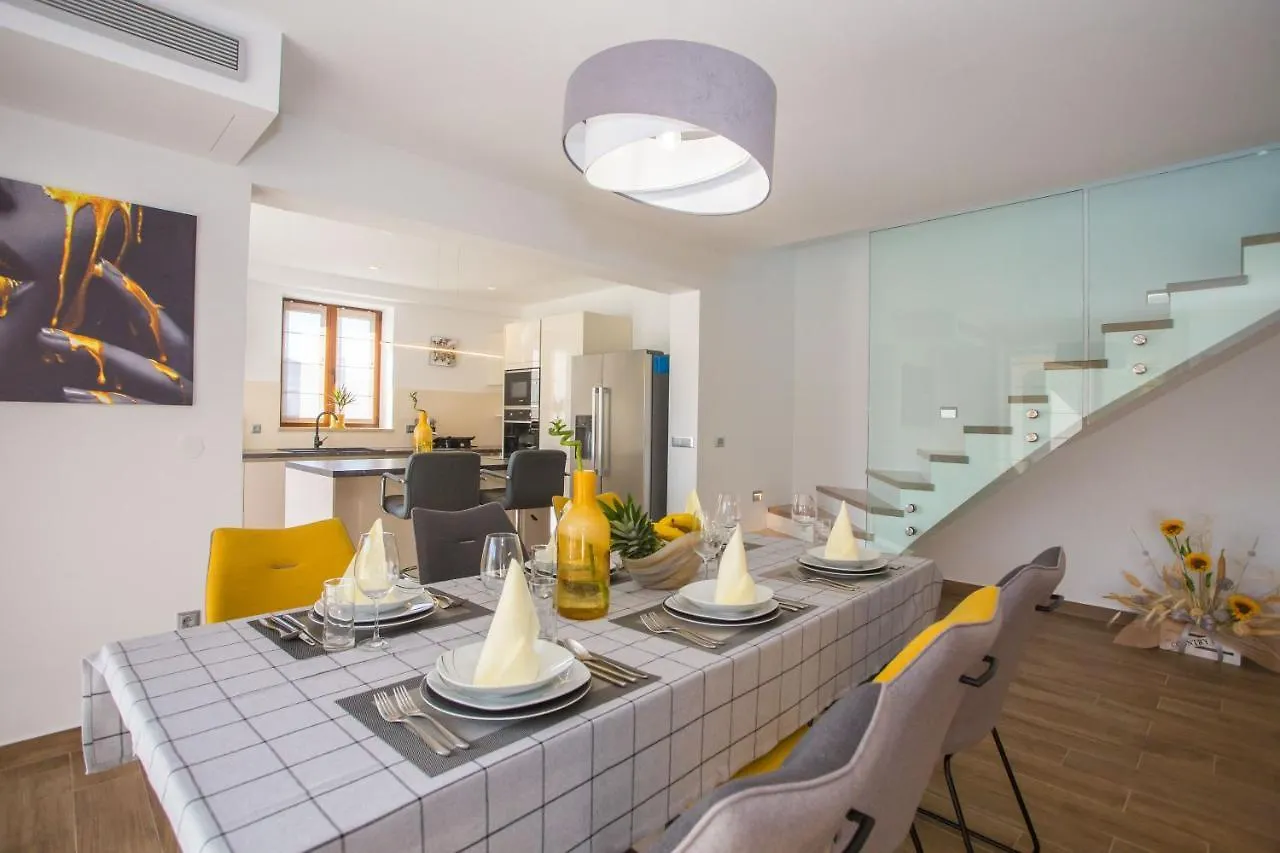 Villa Tiffany With Private Pool And Garden Porec