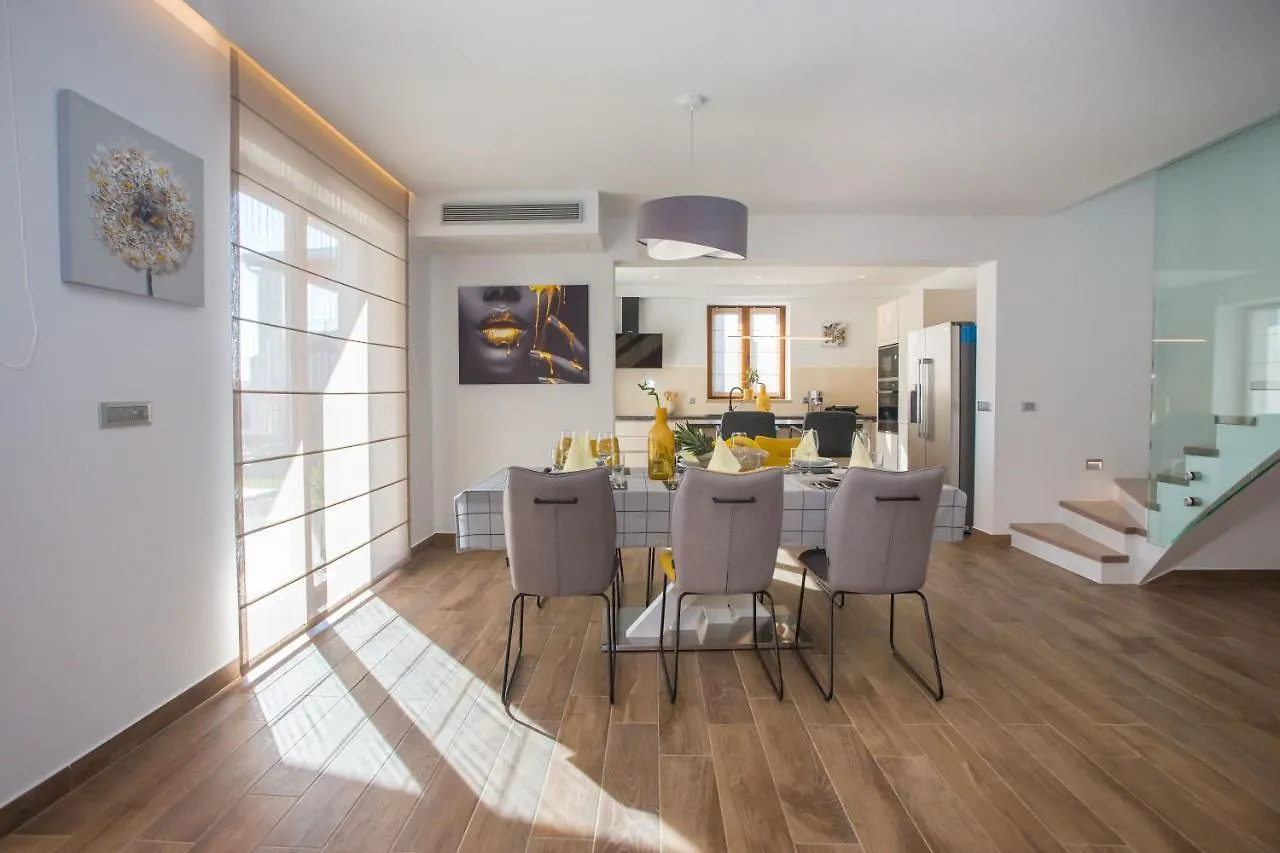 Villa Tiffany With Private Pool And Garden Porec