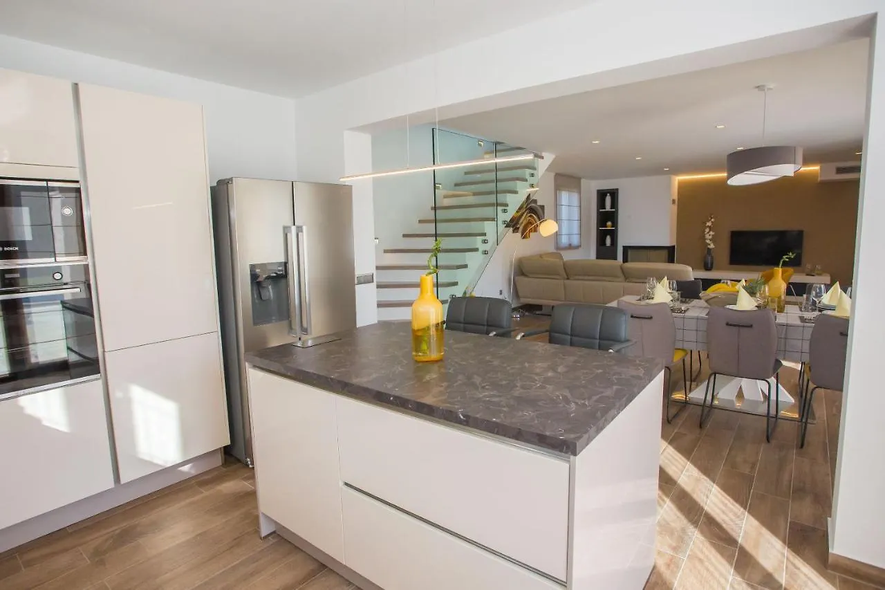 Villa Tiffany With Private Pool And Garden Porec